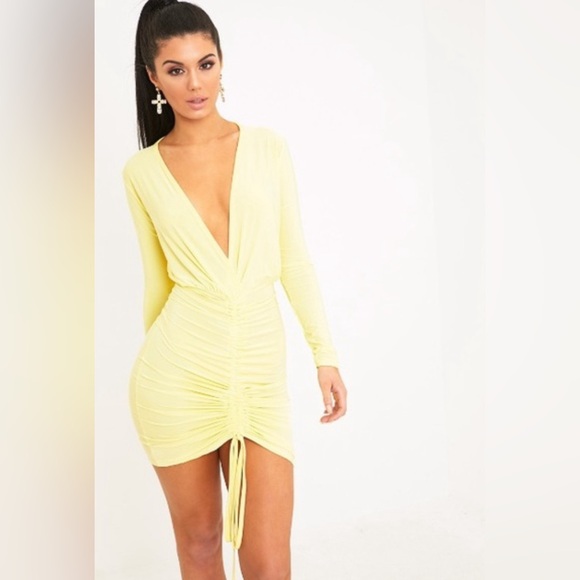 PrettyLittleThing Dresses & Skirts - NWT💫 PLT Oriana lemon plunge rushed bodycon dress